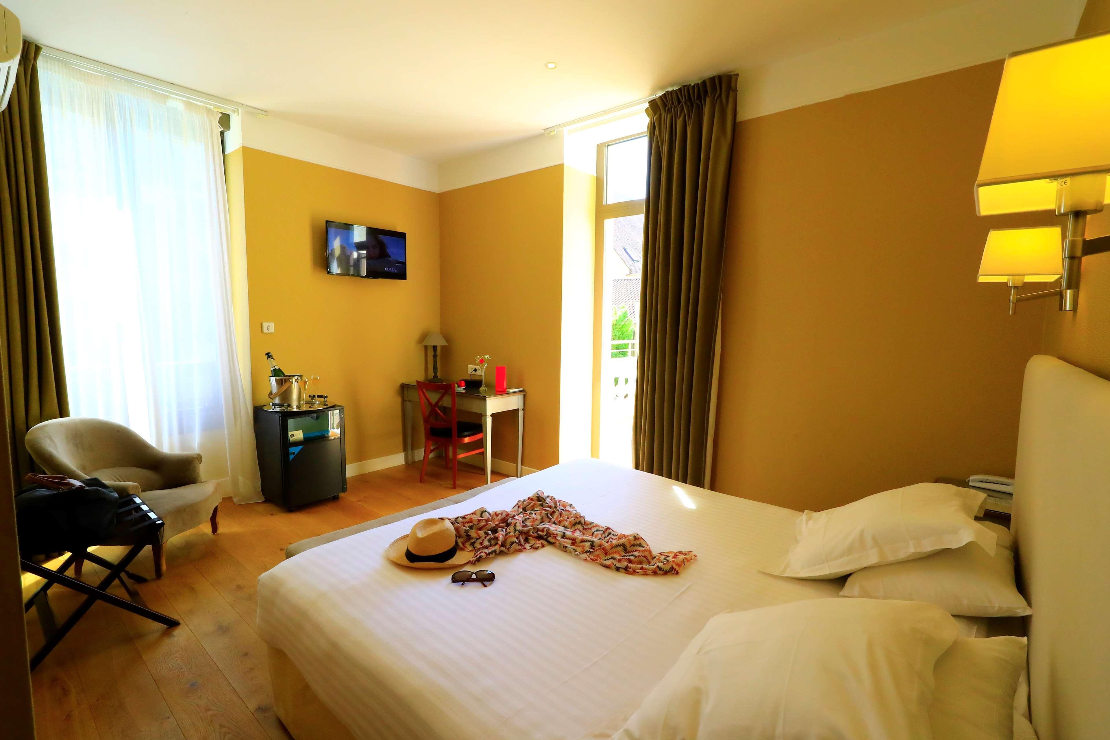 Hotel Le Renoir Sarlat-la-Canéda Exteriör bild